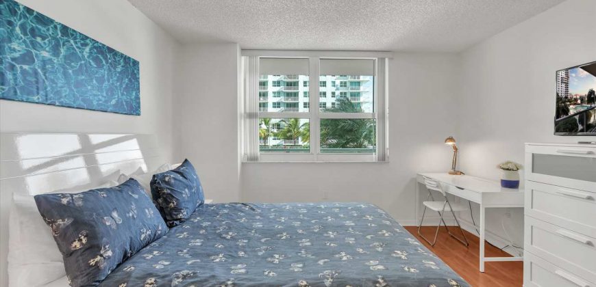 Superior One-Bedroom Apartment w / Sea View