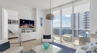 Stunning Three-Bedroom Apartment Direct Ocean View