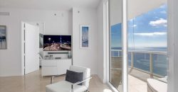 Stunning Three-Bedroom Apartment Direct Ocean View