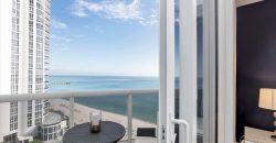 Stunning Three-Bedroom Apartment Direct Ocean View