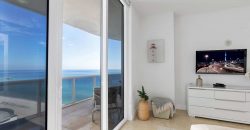 Stunning Three-Bedroom Apartment Direct Ocean View