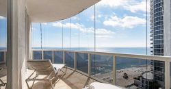 Stunning Three-Bedroom Apartment Direct Ocean View