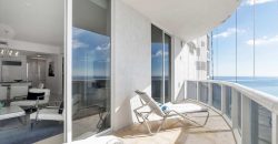 Stunning Three-Bedroom Apartment Direct Ocean View