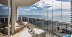 Stunning Three-Bedroom Apartment Direct Ocean View