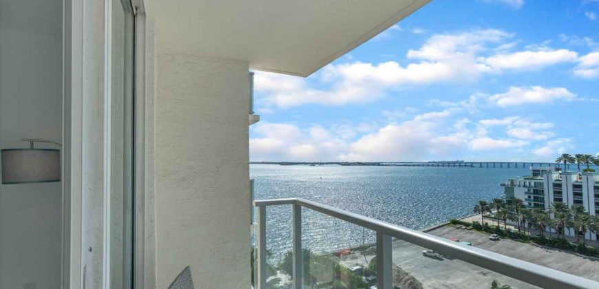 Superior Two-Bedroom Apartment w / Ocean View