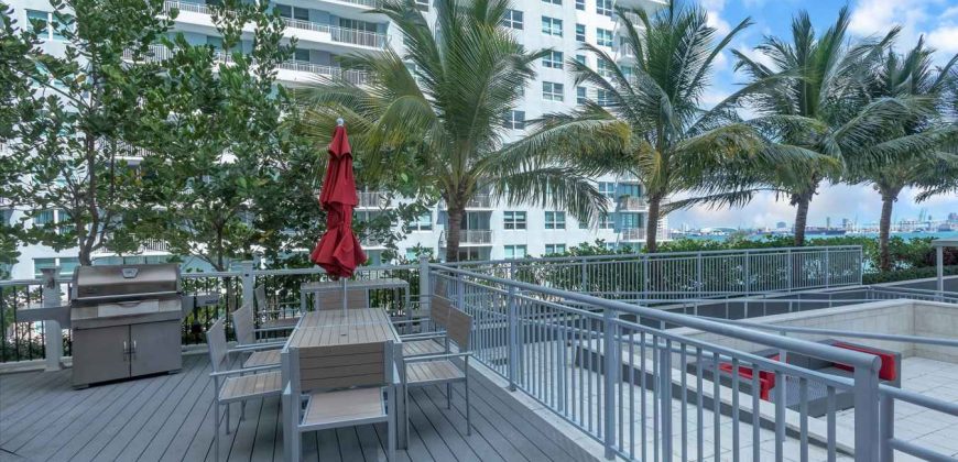 Tranquil One-Bedroom Apartment w / Ocean View