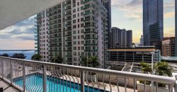 One-Bedroom Apartment w / Pool View