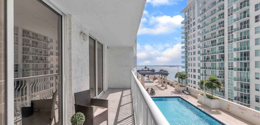 One-Bedroom Apartment w / Pool View