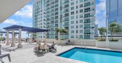 One-Bedroom Apartment w / Pool View