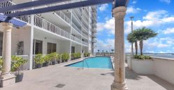 One-Bedroom Apartment w / Pool View