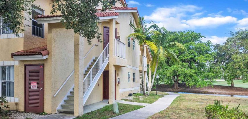 Two-Bedroom Condo w / Golf View