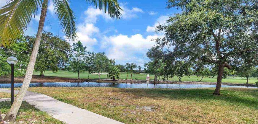 Two-Bedroom Condo w / Golf View