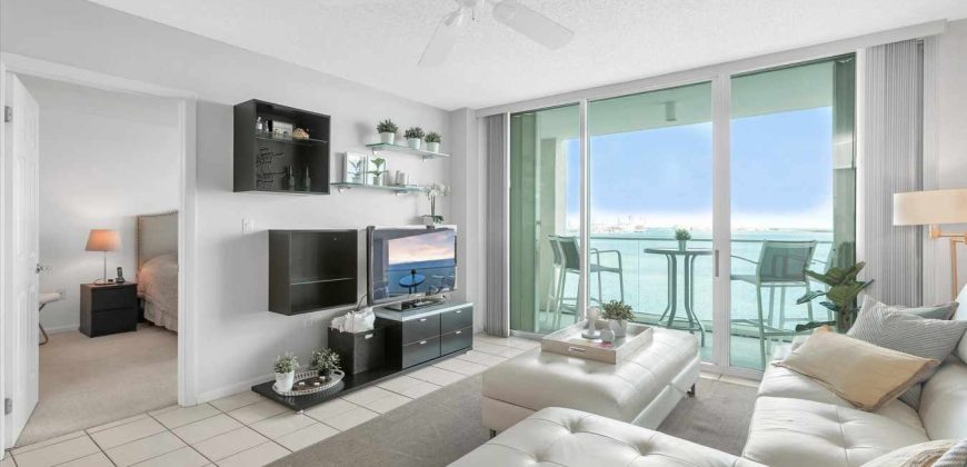 Two-Bedroom Apartment w / Direct Ocean View