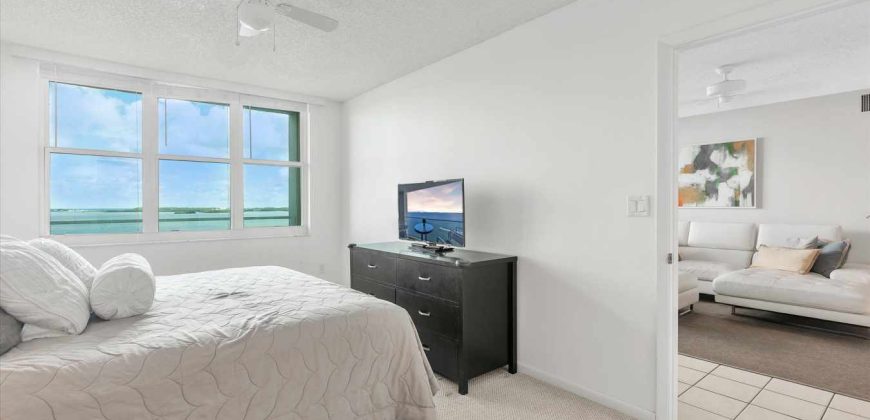 Two-Bedroom Apartment w / Direct Ocean View