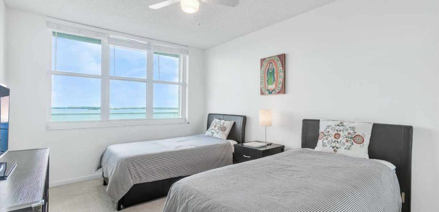 Two-Bedroom Apartment w / Direct Ocean View