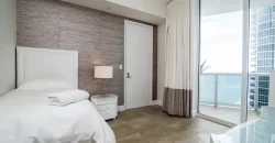 Three-Bedroom Apartment w / Ocean View