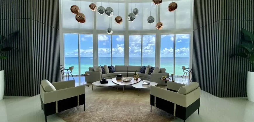 Three-Bedroom Apartment w / Ocean View