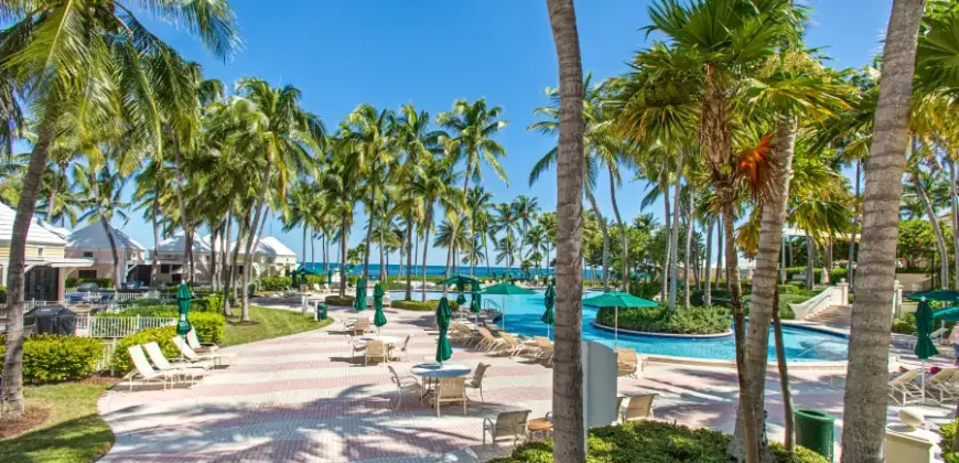 Two-Bedroom Beach Apartment / Key Biscayne