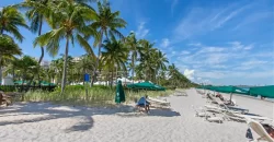 Two-Bedroom Beach Apartment / Key Biscayne