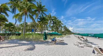 Two-Bedroom Beach Apartment / Key Biscayne