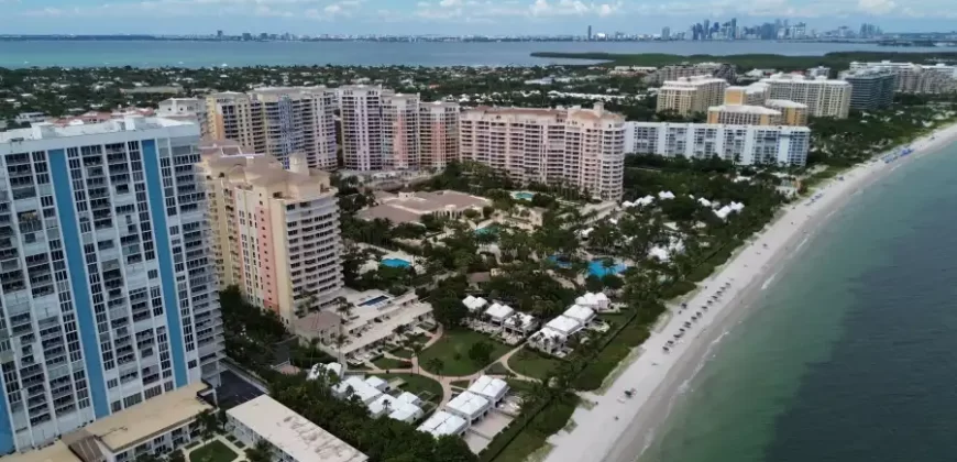 Two-Bedroom Beach Apartment / Key Biscayne